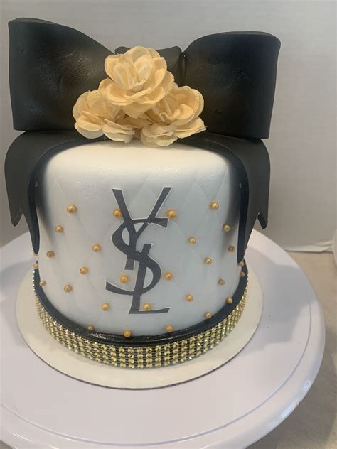 10 Yves Saint Laurent cakes ideas .